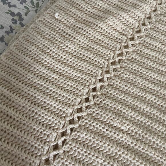 Hand Made Ivory Oatmeal Cream Colored Afghan Throw 88x56 - Picture 3 of 5